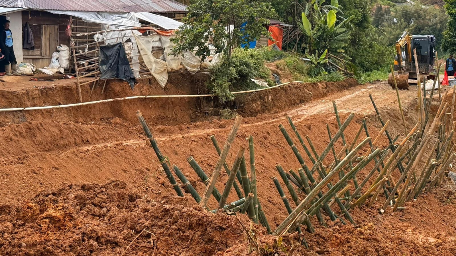  Jalan Putus Jorong Batu Putiah Nagari Alahan Panjang  Kembali Normal 